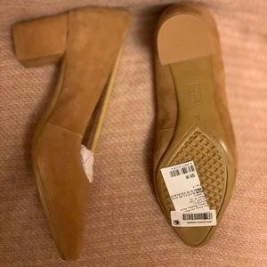 Aerosols Silver Star Pump: Light Tan Genuine Suede